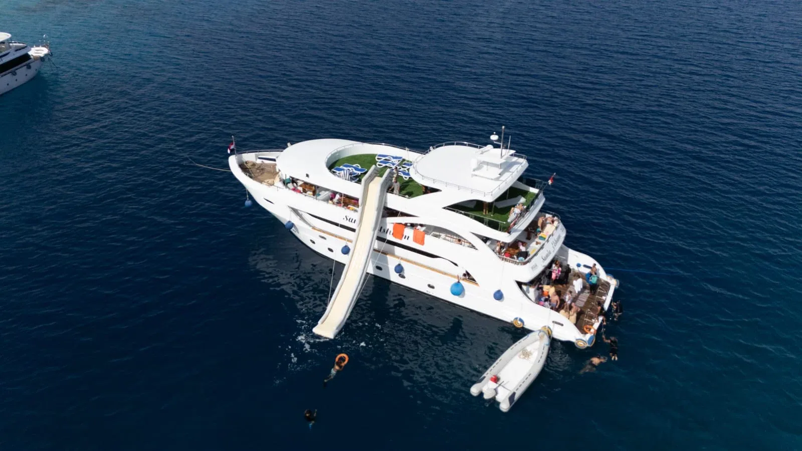 Premium White Island Snorkeling & Diving