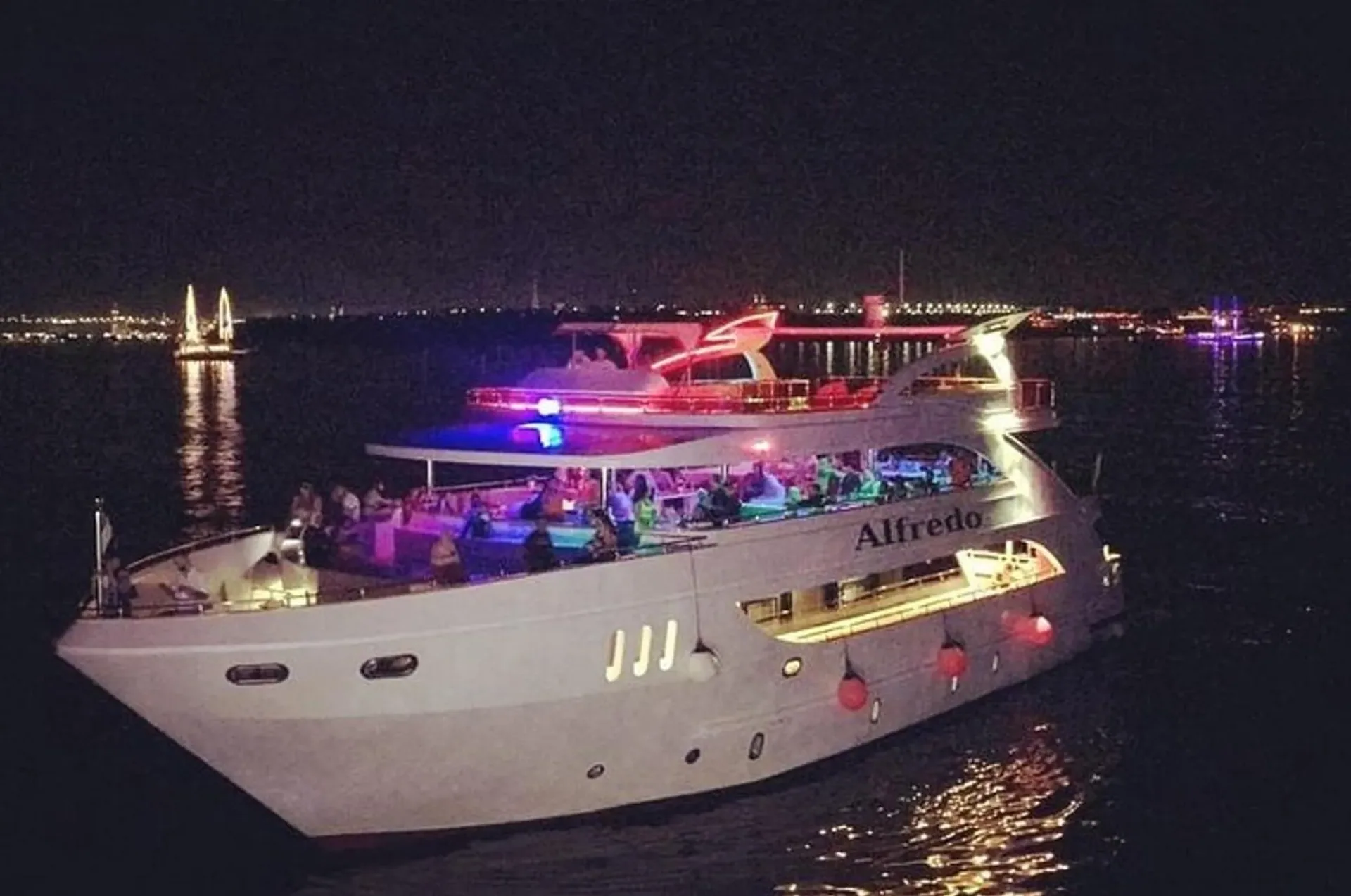 Romantic Yacht Dinner Cruise